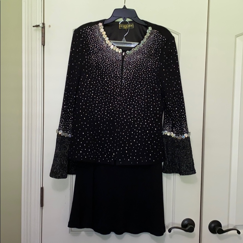 Donna Vinci Knit Suit $160